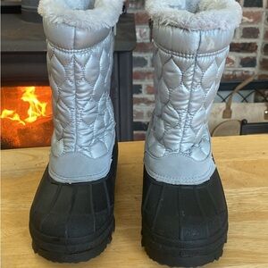 Cozy Silver and Black Quilted Winter Boots